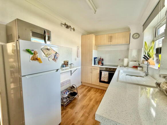 2 bed Terraced for sale Image 6