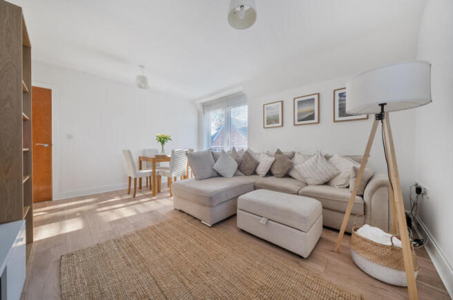 1381278-5-691aece...