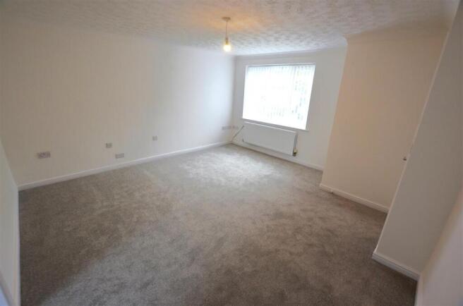 Watersedge Grove, Etruria, Stoke-On-Trent photo 4