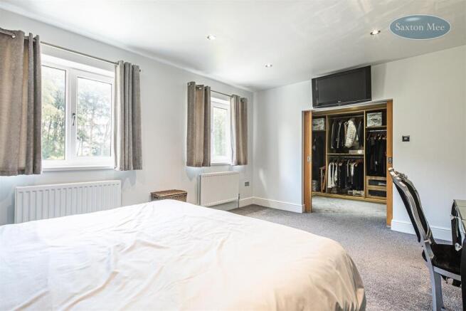 4 bed Detached for sale Image 8
