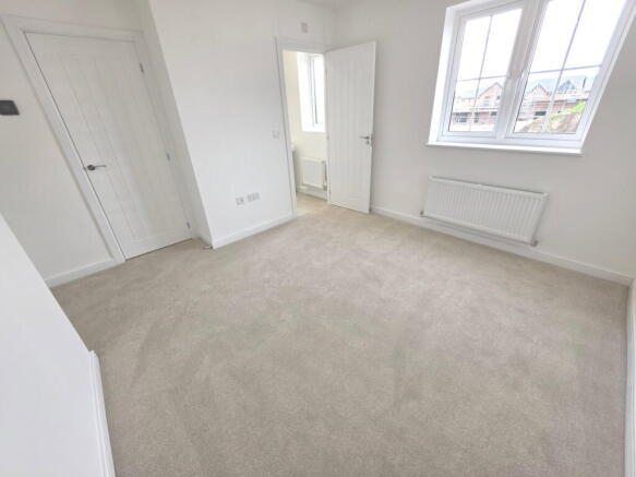 3 bed Semi-Detached for sale Image 8