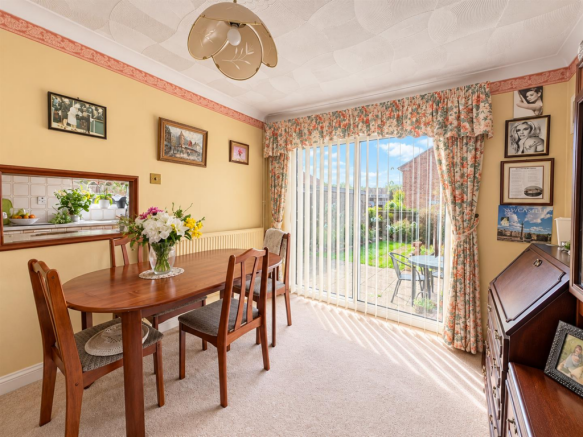 Broom Grove, Knebworth photo 4