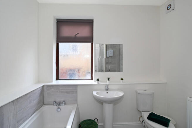 1 bed House Share to rent Image 7