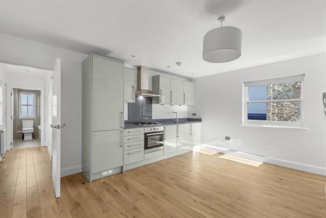Flat 5, 13 Priory Rd, HP13 6SL-7.jpg