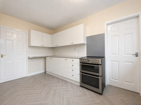 3 bed Semi-Detached to rent Image 4