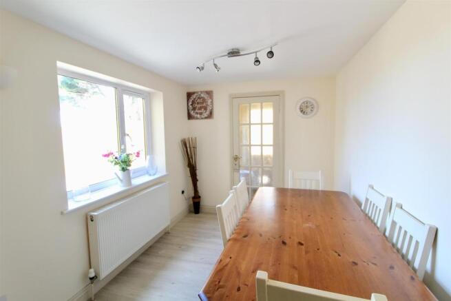 Dining room.jpg