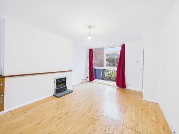 CAM02545G0-PR0562-STILL008