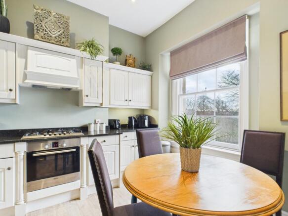 CAM01740G0-PR0492-STILL002