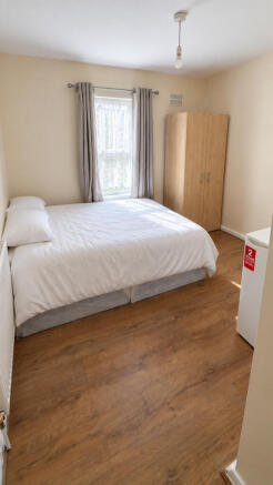 Furnished Studio with Separate Kitchen ¿ Plaist