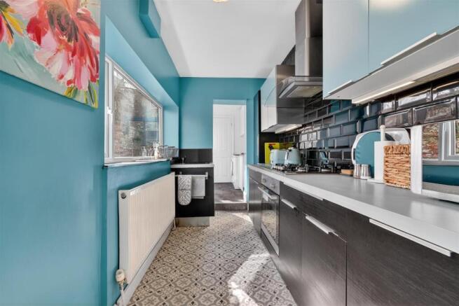 2 bed Terraced for sale Image 8