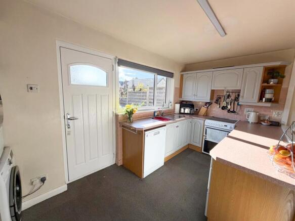 3 bed Semi-Detached for sale Image 5