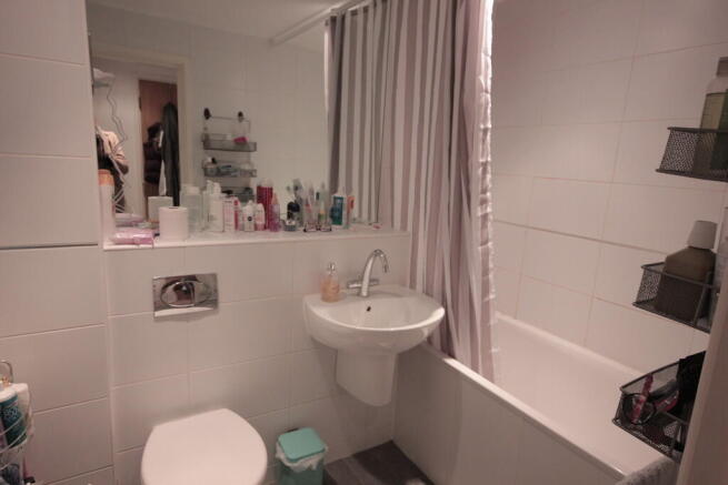 1 bed Flat to rent Image 4