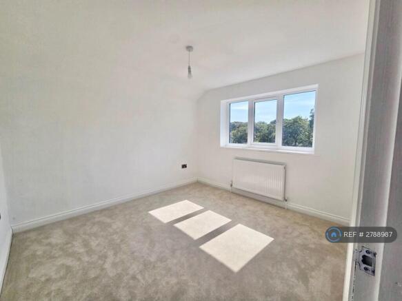 3 bed Detached to rent Image 6