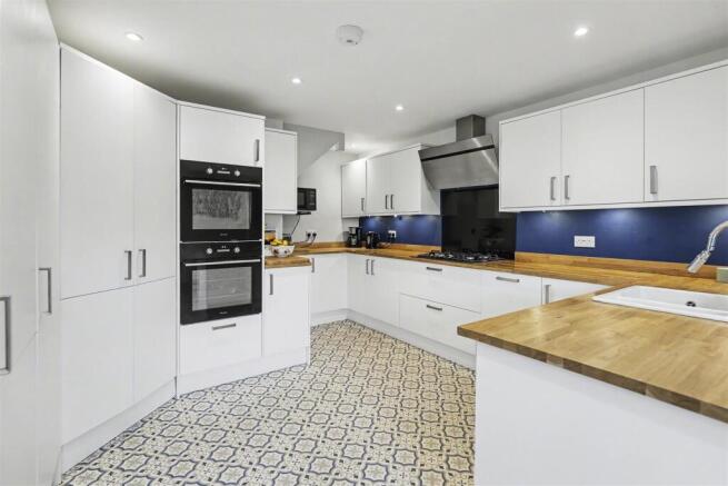 Kitchen c.JPG