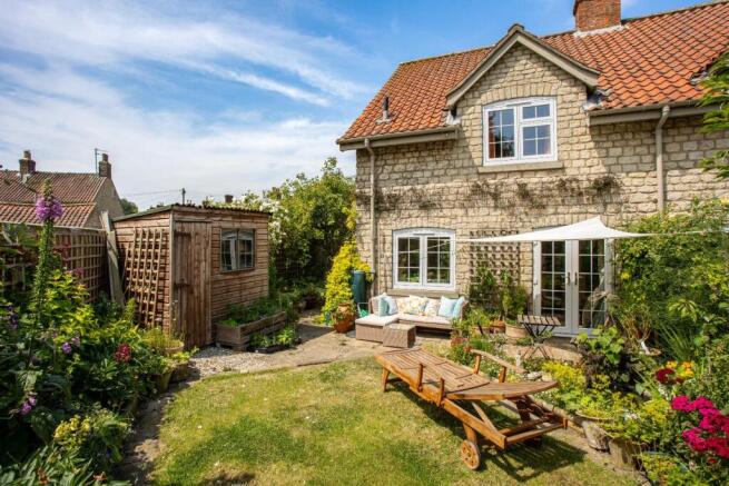 2 bed Semi-Detached for sale Image 12