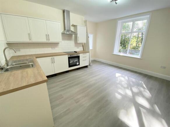 KITCHEN 1.jpg
