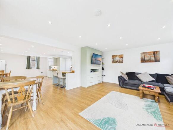 Kitchen/Dining Area