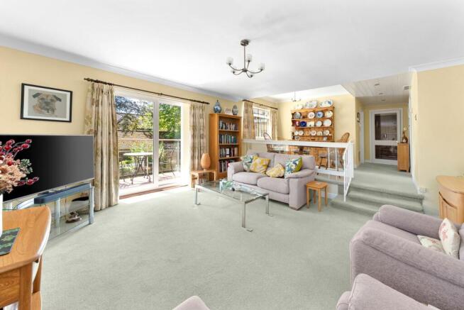 2 bed Flat for sale Image 7