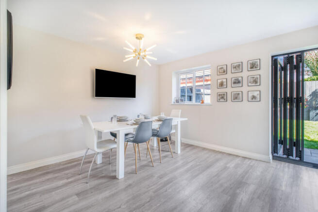 5 bed Detached for sale Image 6
