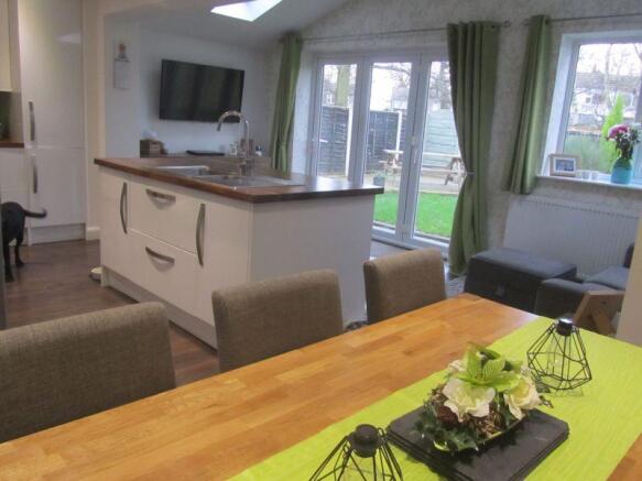 KITCHEN DINER