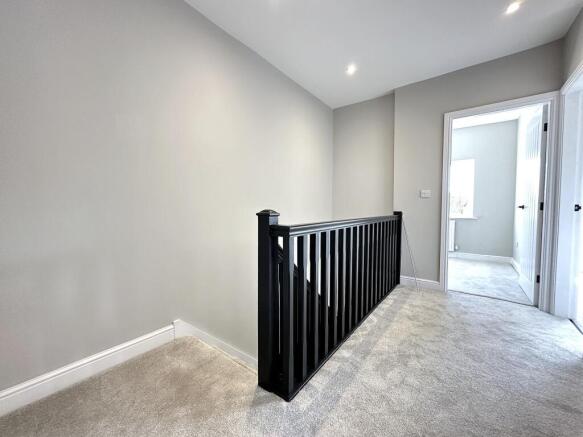 3 bed Detached to rent Image 6