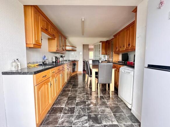 Ellerslie Lane, Bexhill-on-Sea, TN39 photo 4