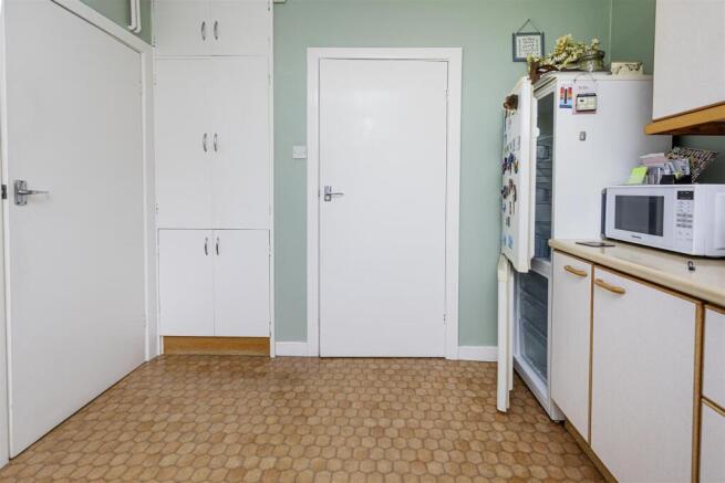3 bed Semi-Detached for sale Image 7