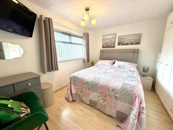 4 bed Detached for sale Image 9