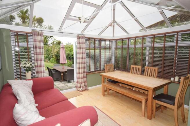 SUN ROOM (2).JPG