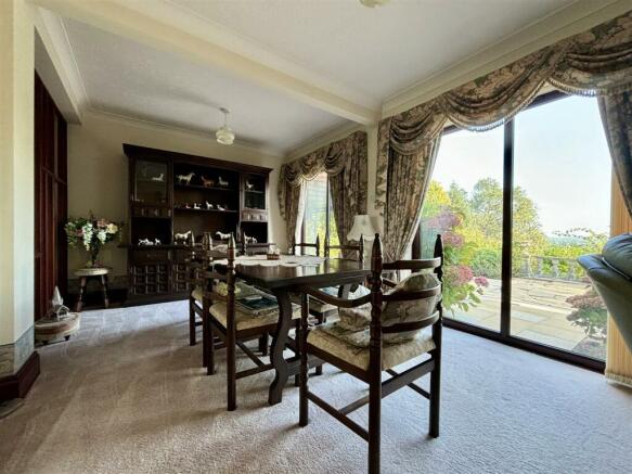 Dining room.jpeg