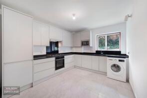 Flat 14, Bermuda House, Mount Park Road, Harrow HA1 3XH