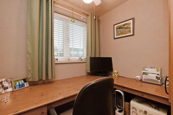 Bedroom 5 / Study 