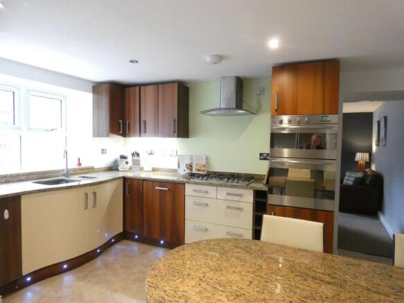 2 bed Cottage for sale Image 5