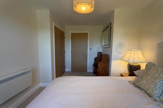 2 bed Flat for sale Image 11