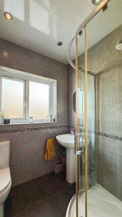4 bed Detached for sale Image 9