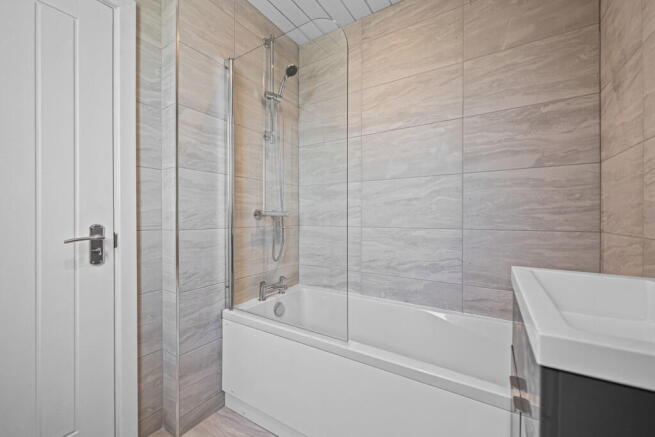 3 bed Terraced for sale Image 9
