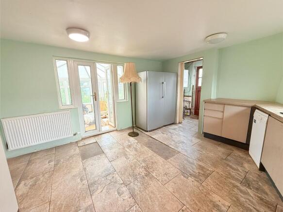3 bed Semi-Detached for sale Image 4