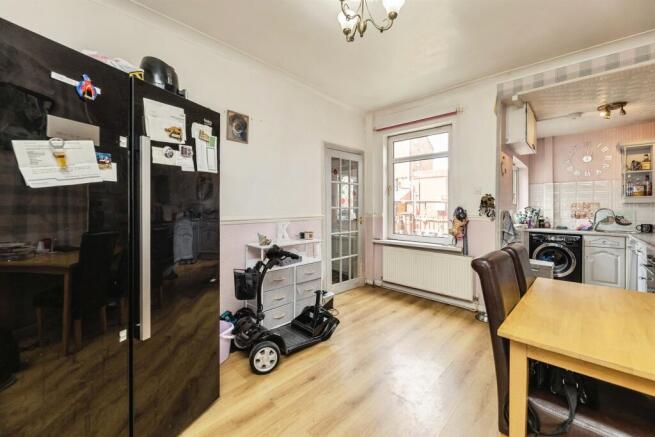 3 bed Semi-Detached for sale Image 11