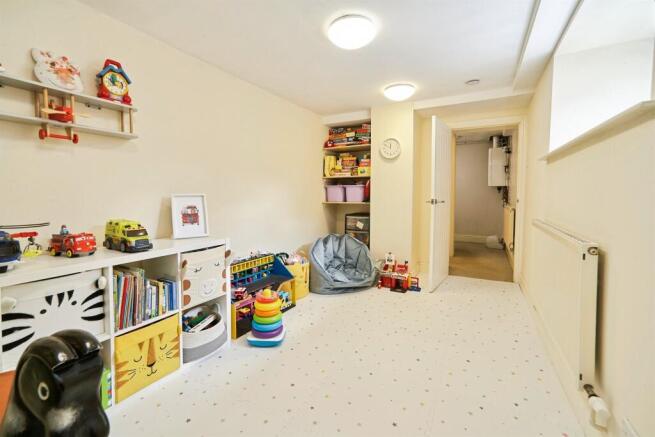 3 bed Semi-Detached for sale Image 5