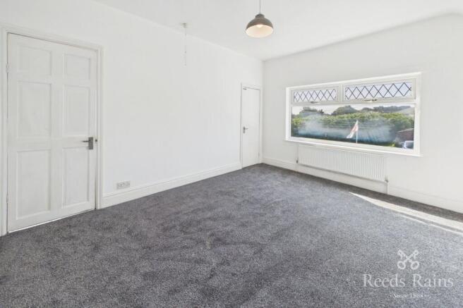 2 bed End of Terrace to rent Image 8