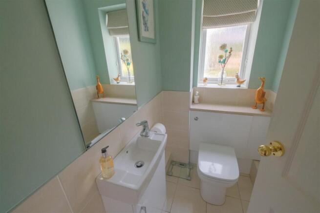 4 bed Detached for sale Image 10