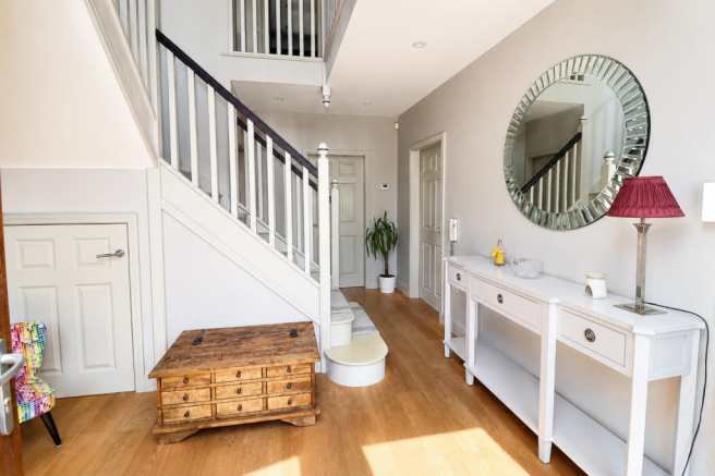 4 bed Detached for sale Image 7