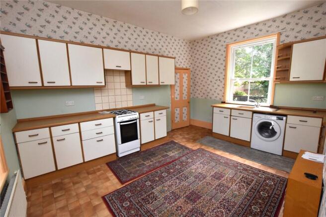 4 bed Detached for sale Image 4