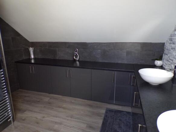 En-suite bathroom