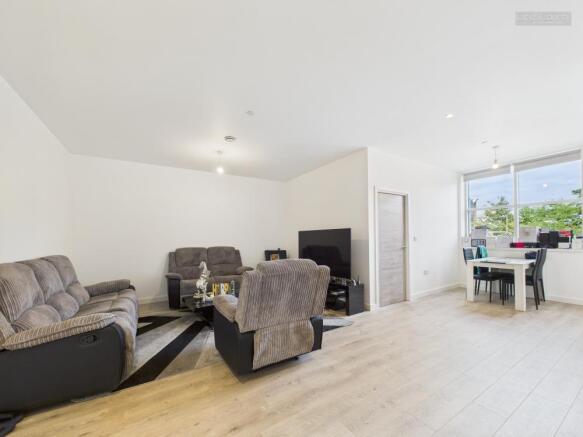 Living/Dining Area