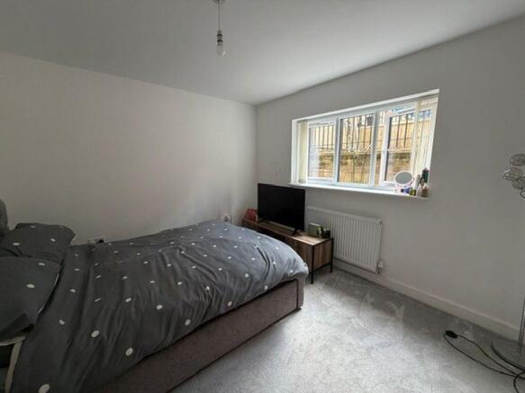 4 bed Semi-Detached for sale Image 9
