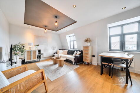 The Metropolitan, Sandbanks Road, Poole, BH15 2FP