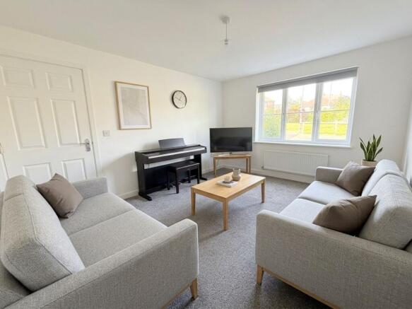 5 bed Detached for sale Image 3