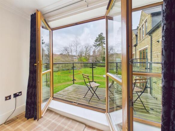 2 bed Flat for sale Image 5