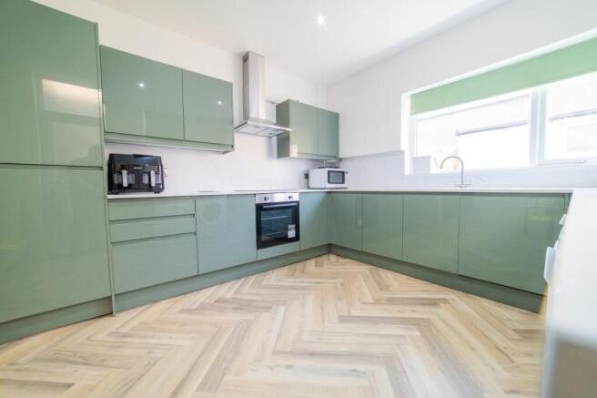 Call 02920 668585 to secure your viewing _7